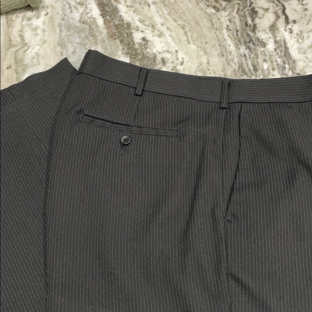 Perry Ellis pinstriped black 36 x32 dress pants